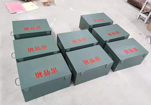 玛纳斯炸药箱和雷管箱一般是怎么存放的？
