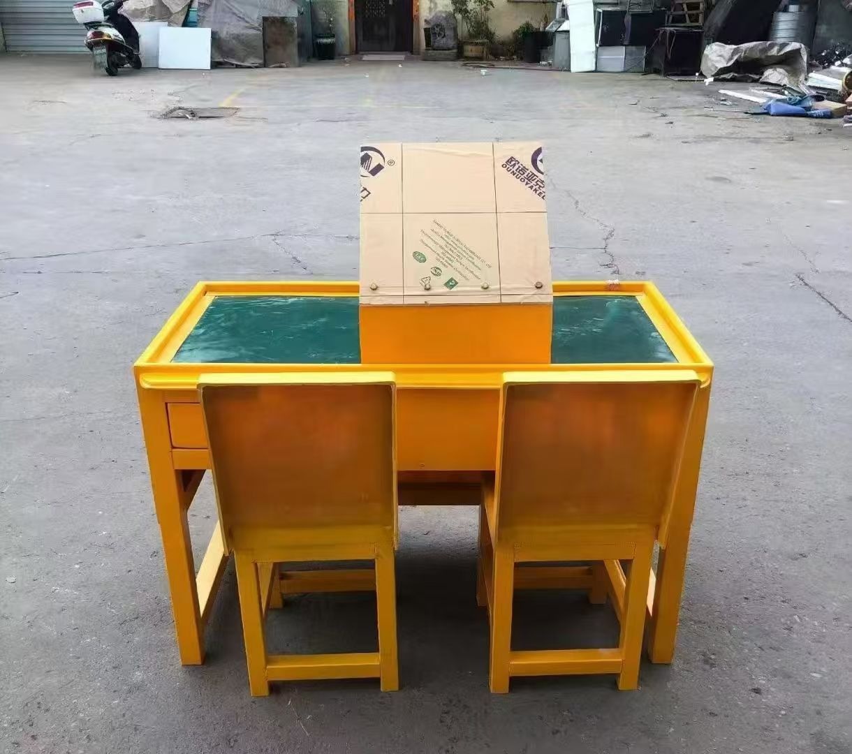 玛纳斯防静电导通桌井下煤矿火工品发放桌：危险品流转的安全守护者